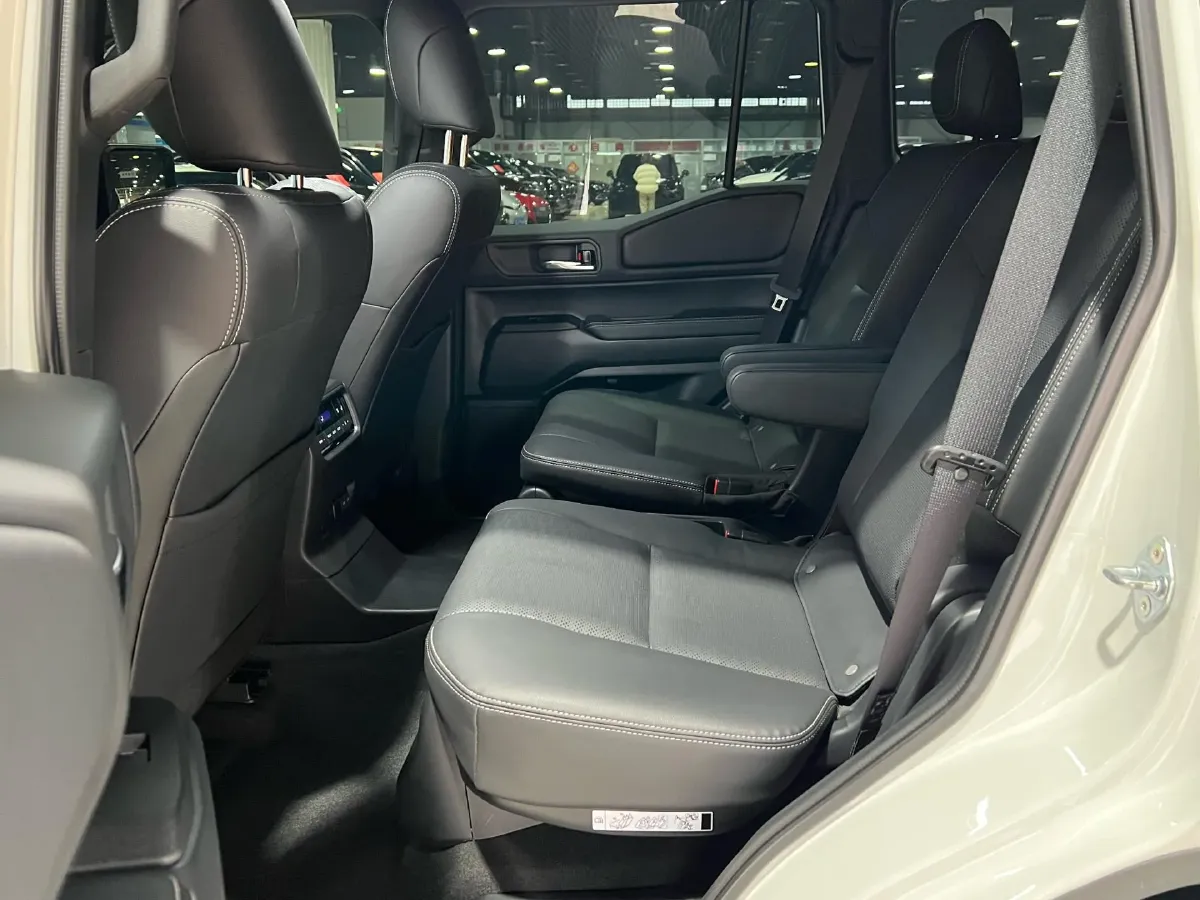 2024 Toyota Land Cruiser Prado 2.4T 282HP L4 8AT Hybrid,autocango,china used car exporter,china ev exporter,chinese used car exporter,chinese used ev exporter