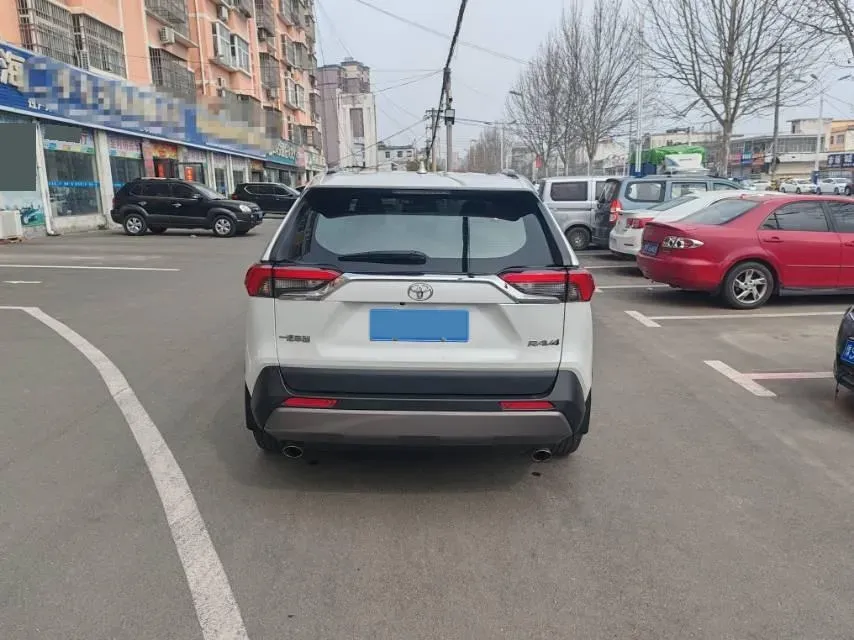 2022 Toyota RAV4 2.0L 171HP L4 CVT,autocango,china used car exporter,china ev exporter,chinese used car exporter,chinese used ev exporter