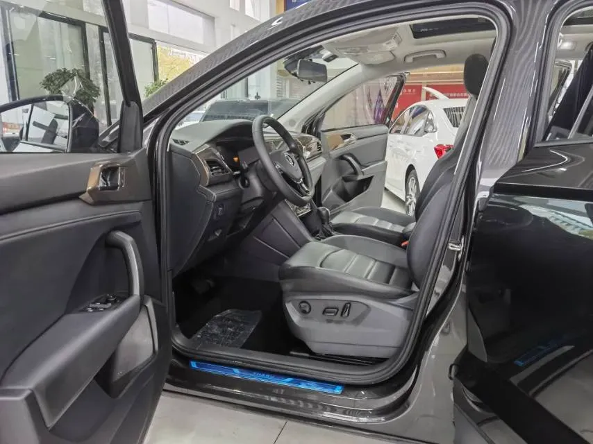 2022 Ford Transit 2.0T 202HP L4 6AT,autocango,china used car exporter,china ev exporter,chinese used car exporter,chinese used ev exporter