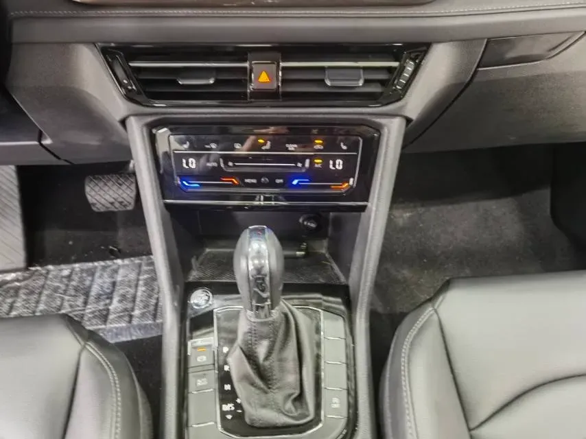 2022 Ford Transit 2.0T 202HP L4 6AT,autocango,china used car exporter,china ev exporter,chinese used car exporter,chinese used ev exporter