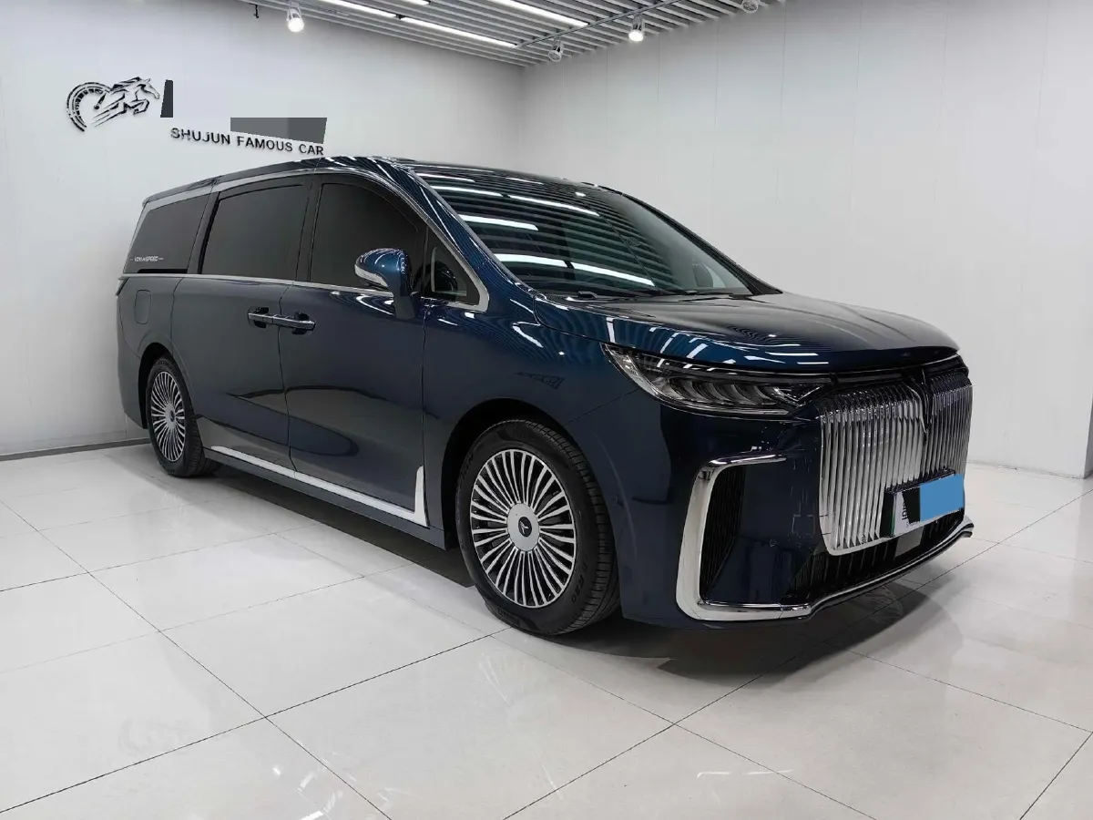 2025 Voyah Dream 1.5T 150HP L4 PHEV 41.7KWH,autocango,china used car exporter,china ev exporter,chinese used car exporter,chinese used ev exporter