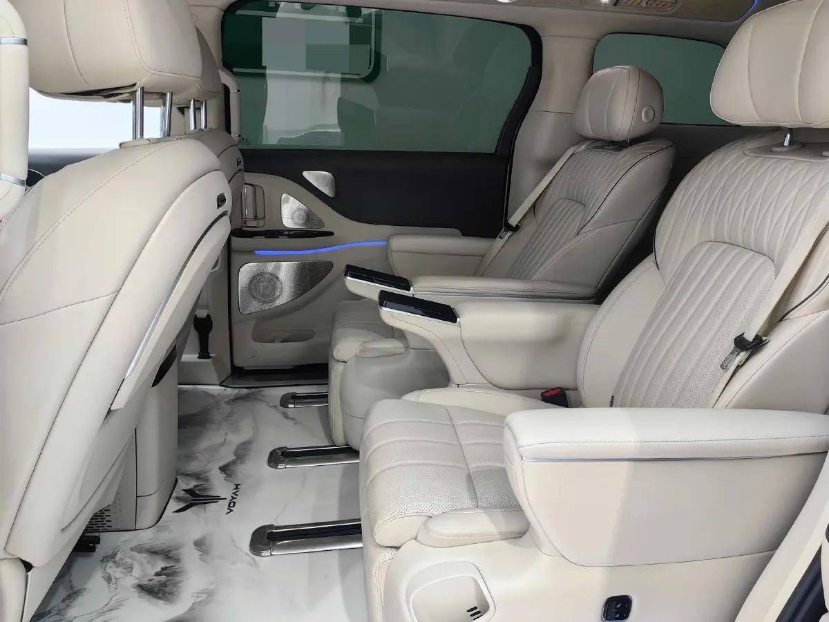 2025 Voyah Dream 1.5T 150HP L4 PHEV 41.7KWH,autocango,china used car exporter,china ev exporter,chinese used car exporter,chinese used ev exporter