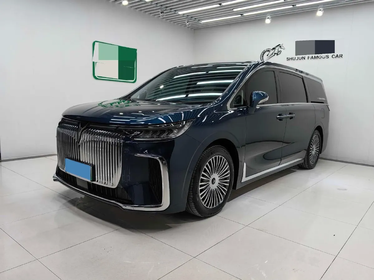 2025 Voyah Dream 1.5T 150HP L4 PHEV 41.7KWH,autocango,china used car exporter,china ev exporter,chinese used car exporter,chinese used ev exporter