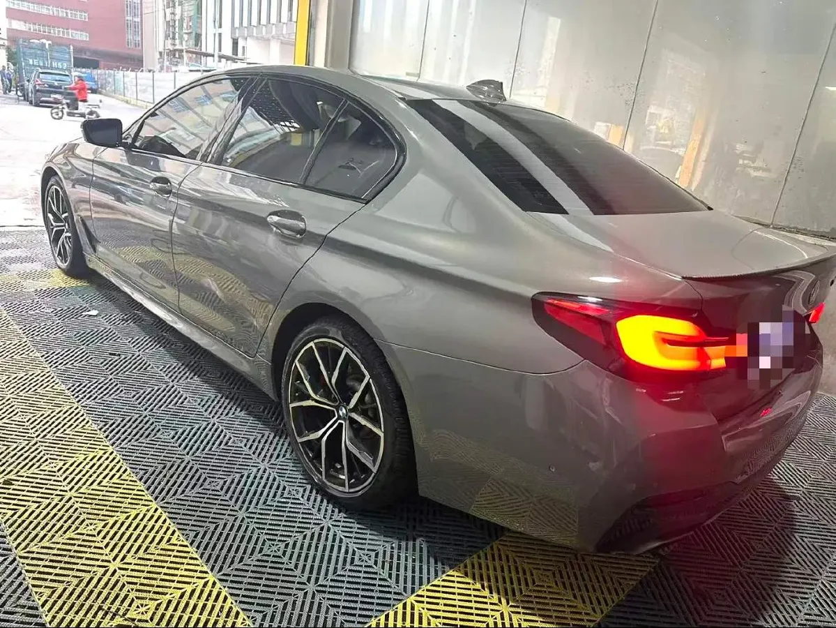 2021 BMW 5 Series 3.0T 340HP L6 8AT,autocango,china used car exporter,china ev exporter,chinese used car exporter,chinese used ev exporter