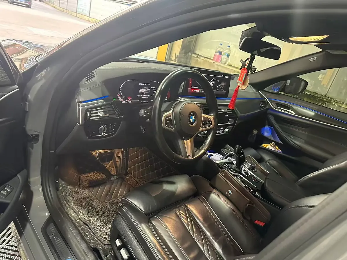 2021 BMW 5 Series 3.0T 340HP L6 8AT,autocango,china used car exporter,china ev exporter,chinese used car exporter,chinese used ev exporter