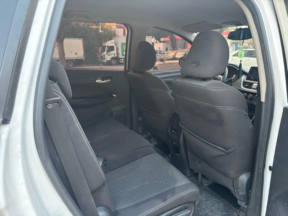 2019 BaoJun 730 1.5T 147HP L4 CVT,autocango,china used car exporter,china ev exporter,chinese used car exporter,chinese used ev exporter