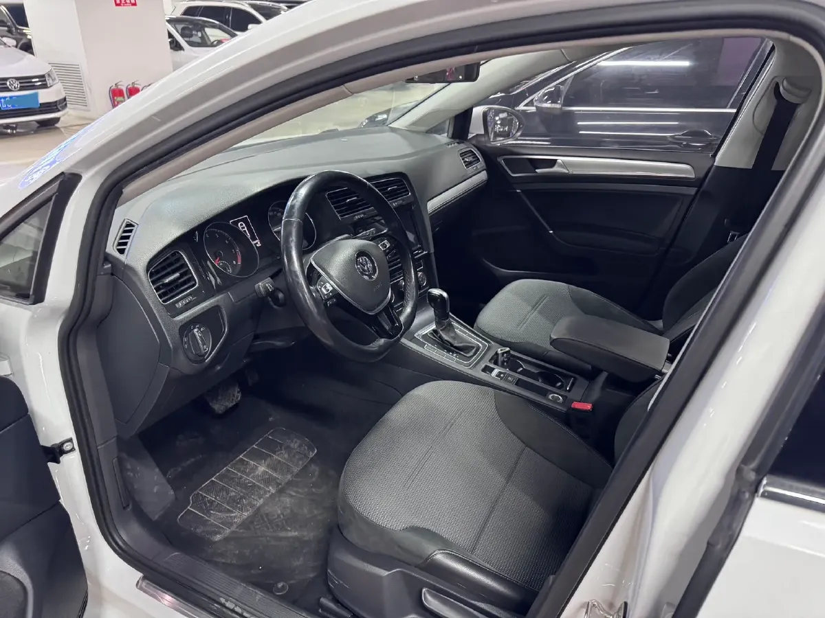 2018 Volkswagen Golf 1.6L 110HP L4 6AT,autocango,china used car exporter,china ev exporter,chinese used car exporter,chinese used ev exporter