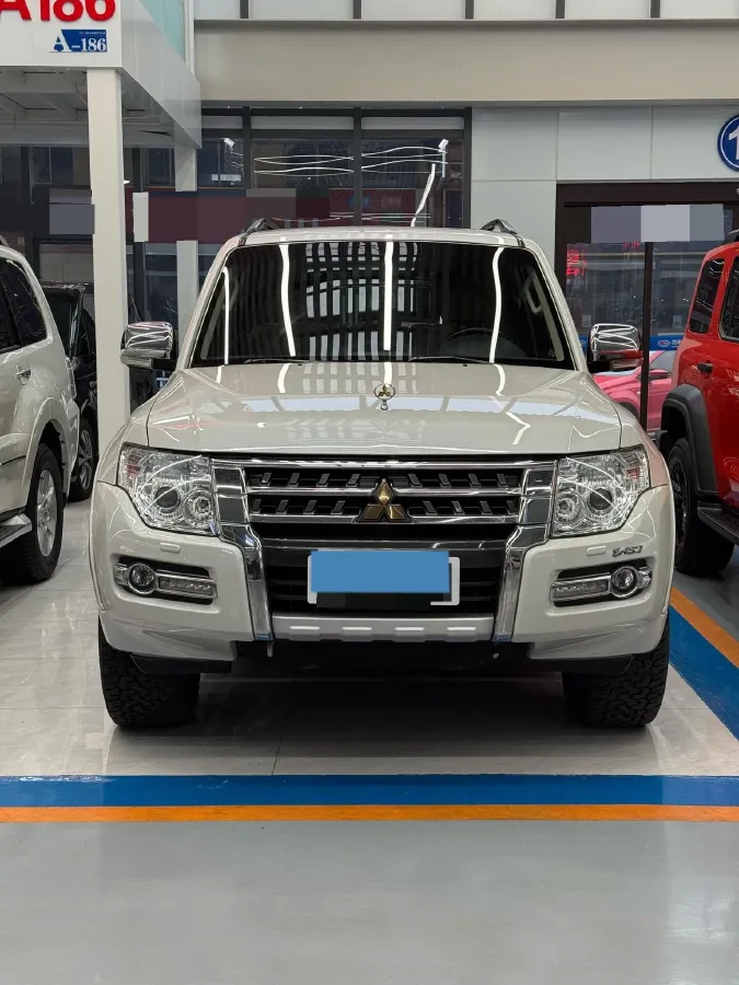 2017 YuTong T7 6.0L 316HP V8 6AT,autocango,china used car exporter,china ev exporter,chinese used car exporter,chinese used ev exporter