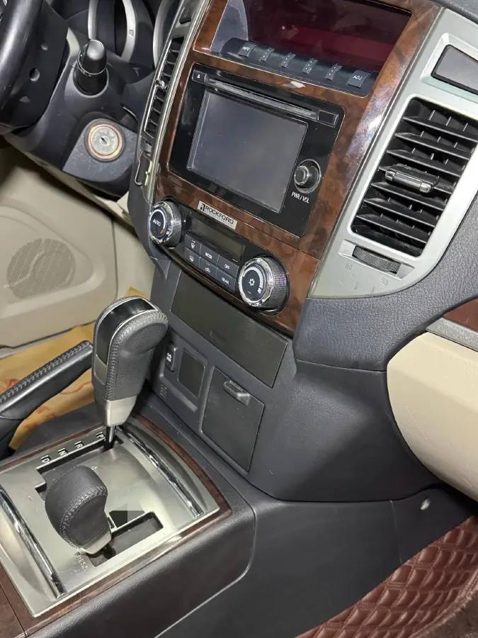 2017 YuTong T7 6.0L 316HP V8 6AT,autocango,china used car exporter,china ev exporter,chinese used car exporter,chinese used ev exporter