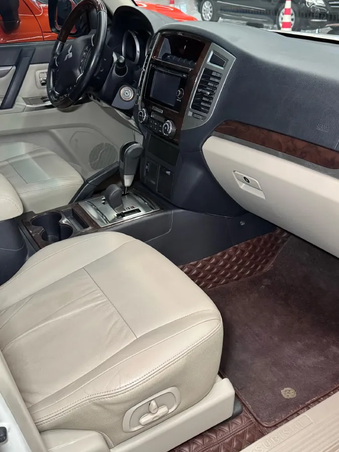 2017 YuTong T7 6.0L 316HP V8 6AT,autocango,china used car exporter,china ev exporter,chinese used car exporter,chinese used ev exporter