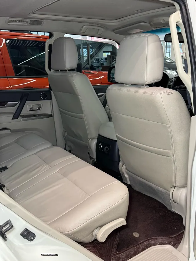 2017 YuTong T7 6.0L 316HP V8 6AT,autocango,china used car exporter,china ev exporter,chinese used car exporter,chinese used ev exporter