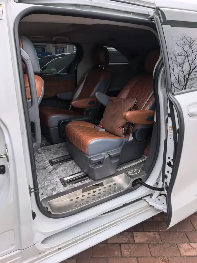 2021 Toyota Sienna 2.5L 192HP L4 E-CVT Hybrid,autocango,china used car exporter,china ev exporter,chinese used car exporter,chinese used ev exporter