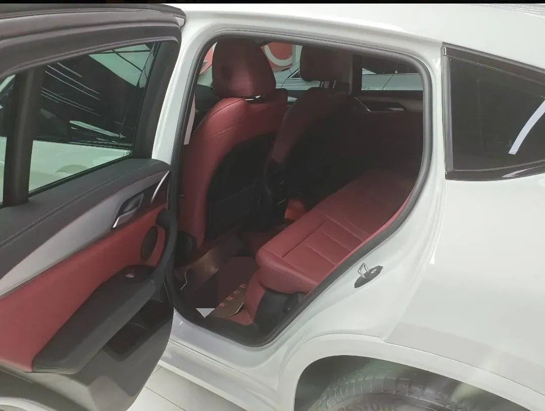 2022 BMW X4 2.0T 245HP L4 8AT,autocango,china used car exporter,china ev exporter,chinese used car exporter,chinese used ev exporter