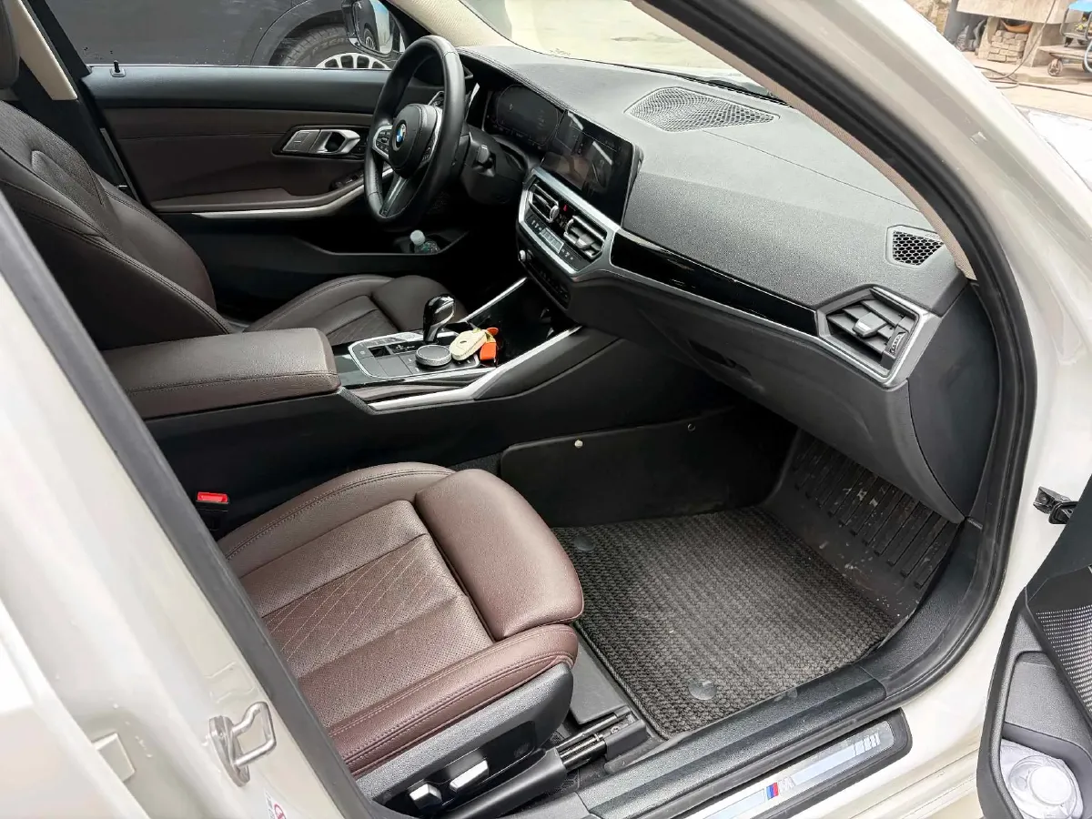 2022 BMW 3 Series 2.0T 156HP L4 8AT,autocango,china used car exporter,china ev exporter,chinese used car exporter,chinese used ev exporter