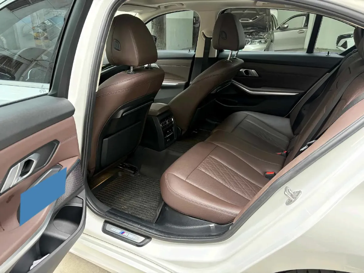 2022 BMW 3 Series 2.0T 156HP L4 8AT,autocango,china used car exporter,china ev exporter,chinese used car exporter,chinese used ev exporter