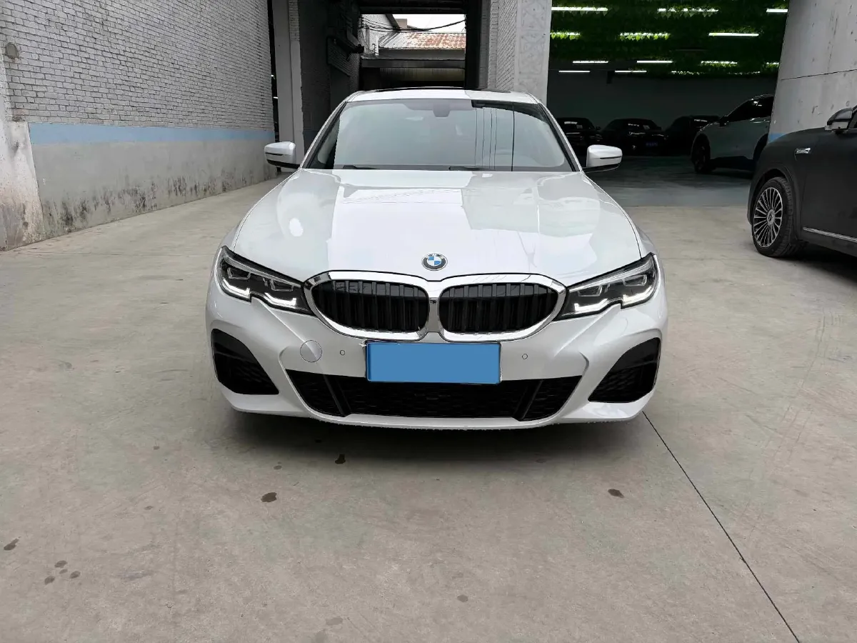 2022 BMW 3 Series 2.0T 156HP L4 8AT,autocango,china used car exporter,china ev exporter,chinese used car exporter,chinese used ev exporter