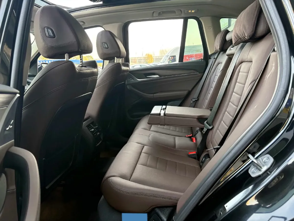 2022 BMW X3 2.0T 184HP L4 8AT,autocango,china used car exporter,china ev exporter,chinese used car exporter,chinese used ev exporter