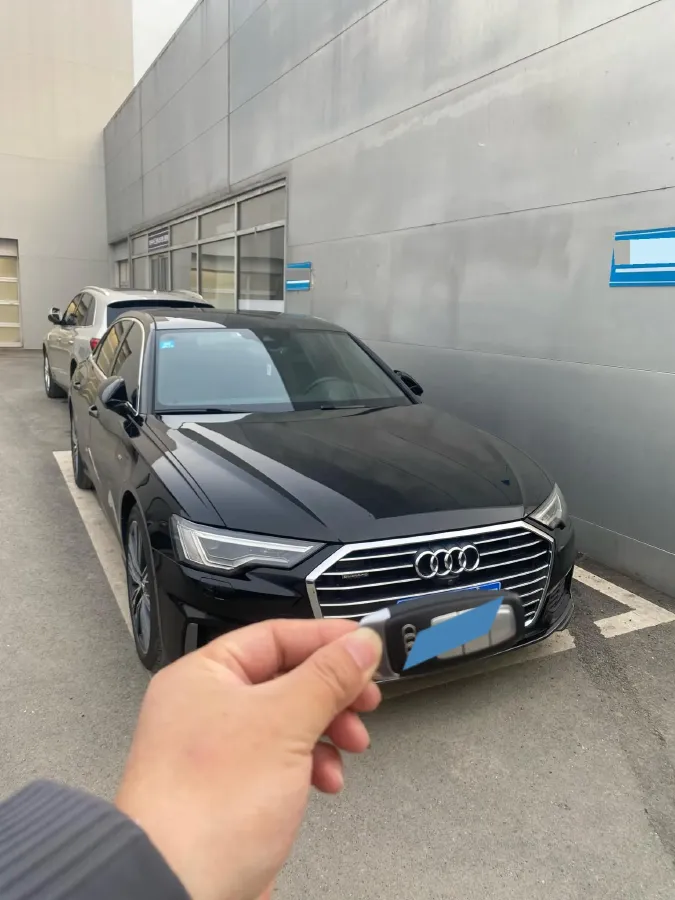 2020 Audi A6L 2.0T 224HP L4 7DCT,autocango,china used car exporter,china ev exporter,chinese used car exporter,chinese used ev exporter