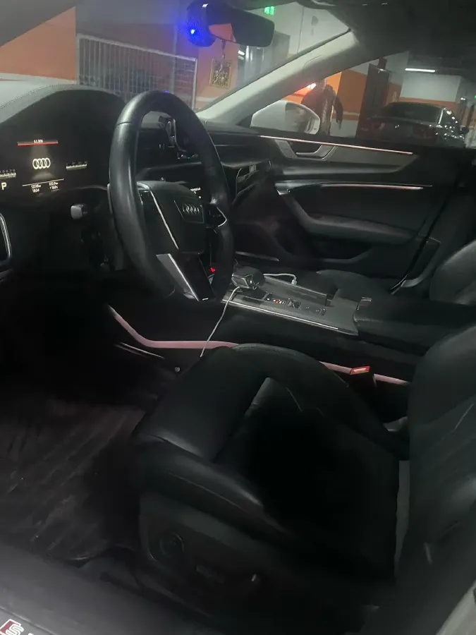 2023 Audi A7 2.0T 265HP L4 7DCT,autocango,china used car exporter,china ev exporter,chinese used car exporter,chinese used ev exporter