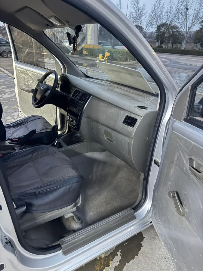 2019 WuLing RongGuang V 1.5L 99HP L4 6MT,autocango,china used car exporter,china ev exporter,chinese used car exporter,chinese used ev exporter