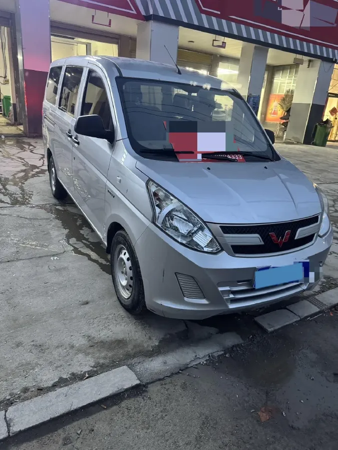 2019 WuLing RongGuang V 1.5L 99HP L4 6MT,autocango,china used car exporter,china ev exporter,chinese used car exporter,chinese used ev exporter