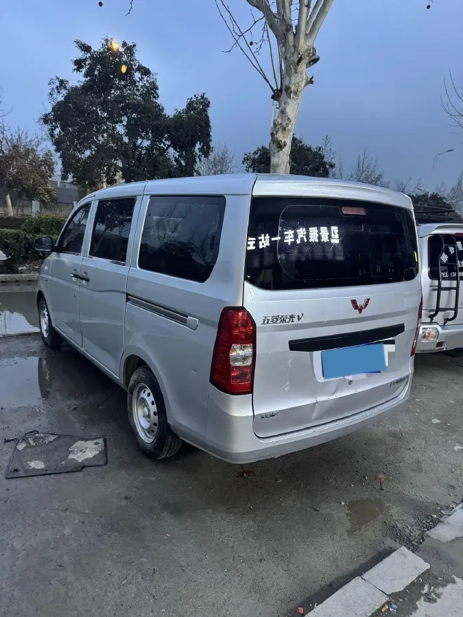 2019 WuLing RongGuang V 1.5L 99HP L4 6MT,autocango,china used car exporter,china ev exporter,chinese used car exporter,chinese used ev exporter