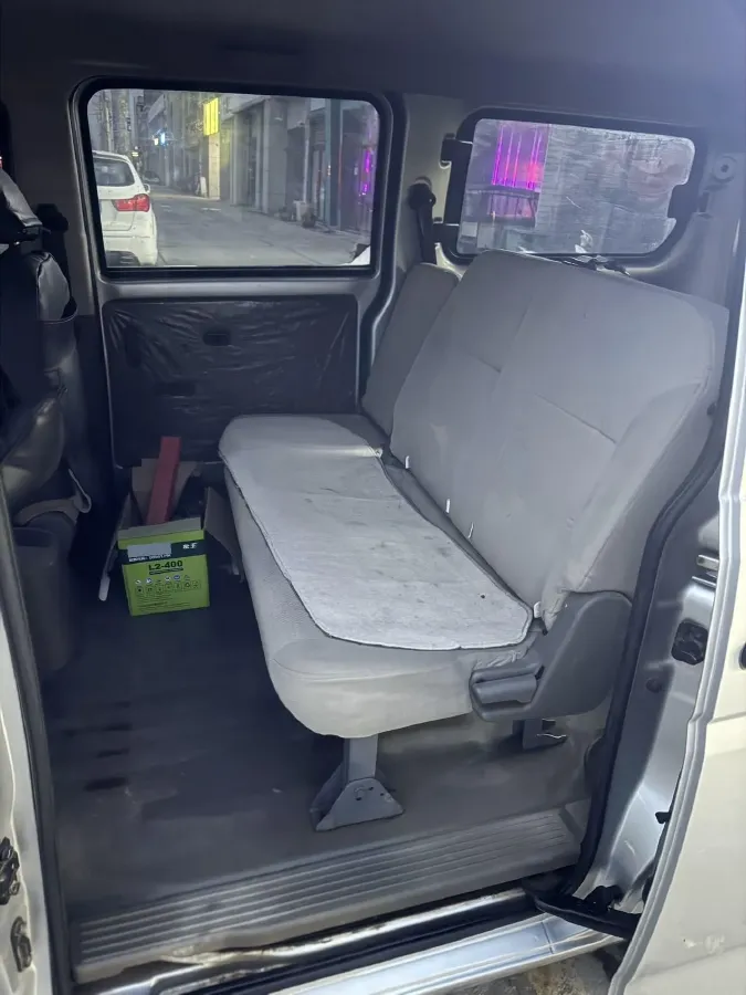 2019 WuLing RongGuang V 1.5L 99HP L4 6MT,autocango,china used car exporter,china ev exporter,chinese used car exporter,chinese used ev exporter