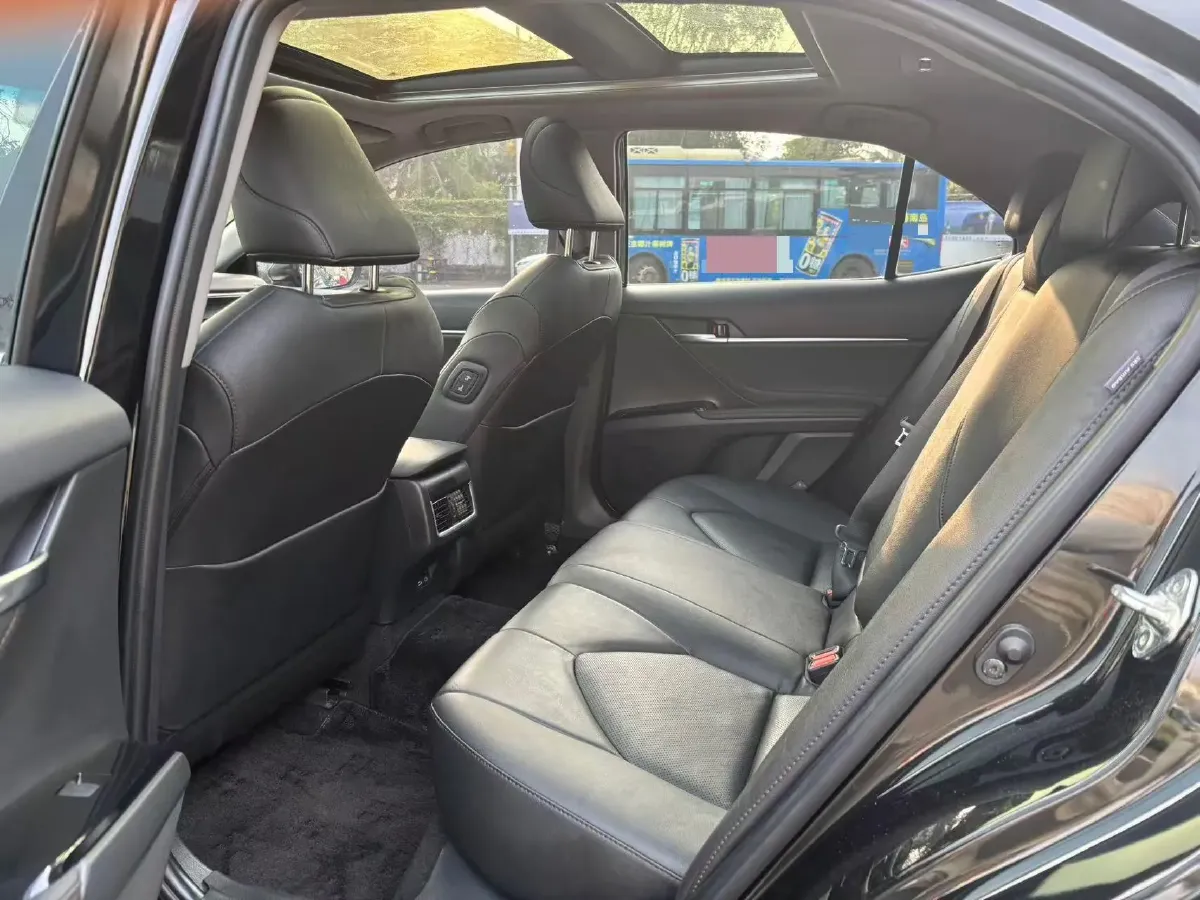 2021 Toyota Camry 2.5L 209HP L4 8AT,autocango,china used car exporter,china ev exporter,chinese used car exporter,chinese used ev exporter