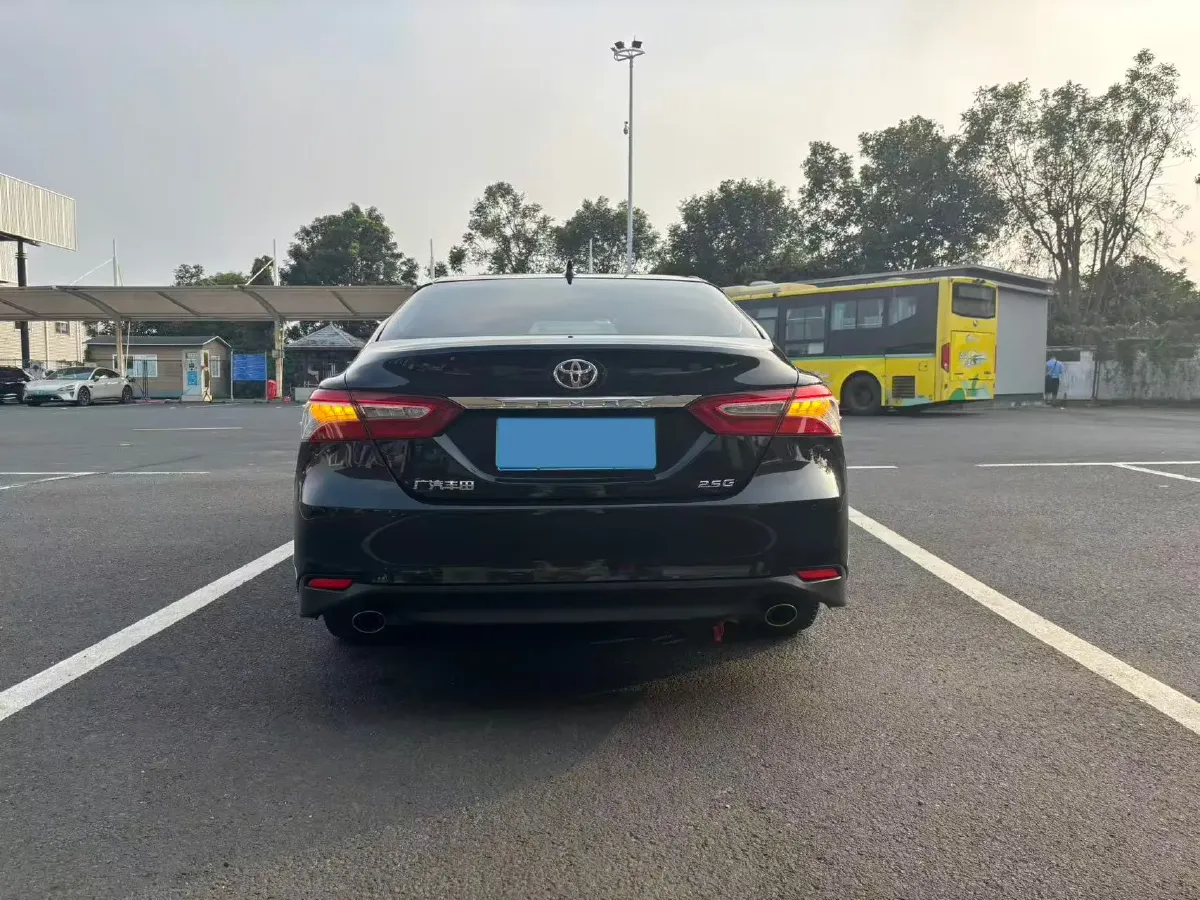 2021 Toyota Camry 2.5L 209HP L4 8AT,autocango,china used car exporter,china ev exporter,chinese used car exporter,chinese used ev exporter
