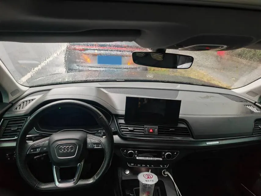 2022 Audi Q5L 2.0T 252HP L4 7DCT,autocango,china used car exporter,china ev exporter,chinese used car exporter,chinese used ev exporter