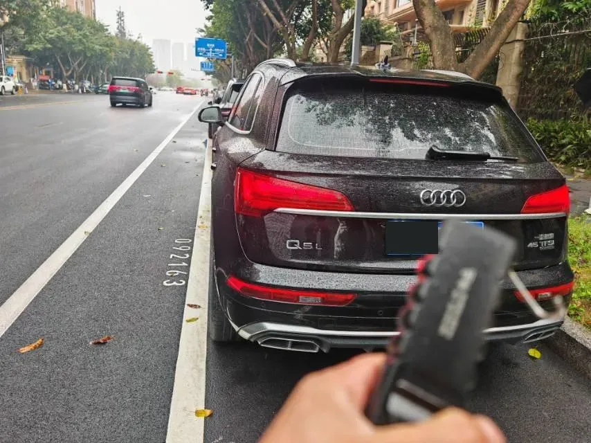 2022 Audi Q5L 2.0T 252HP L4 7DCT,autocango,china used car exporter,china ev exporter,chinese used car exporter,chinese used ev exporter