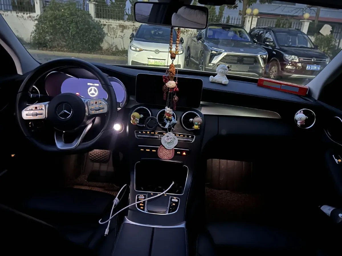 2020 Mercedes-Benz C Class 1.5T 184HP L4 9AT,autocango,china used car exporter,china ev exporter,chinese used car exporter,chinese used ev exporter