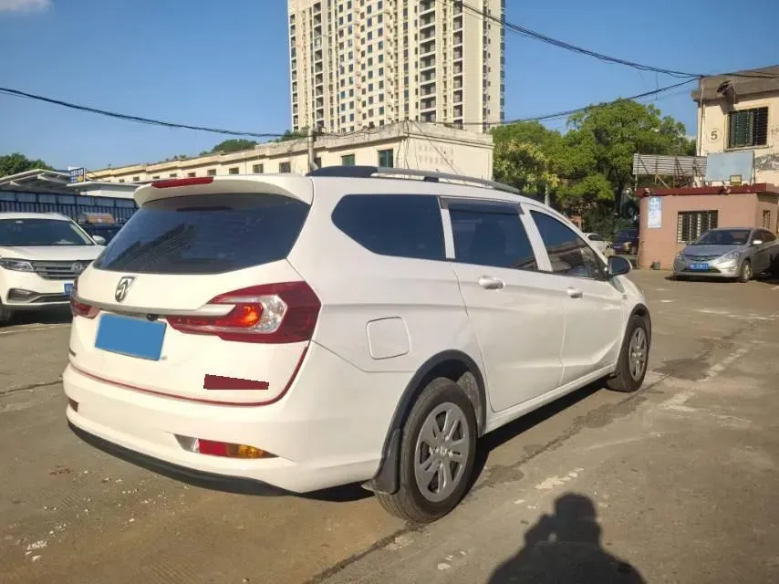 2017 BaoJun 310W 1.5L 112HP L4 6MT,autocango,china used car exporter,china ev exporter,chinese used car exporter,chinese used ev exporter