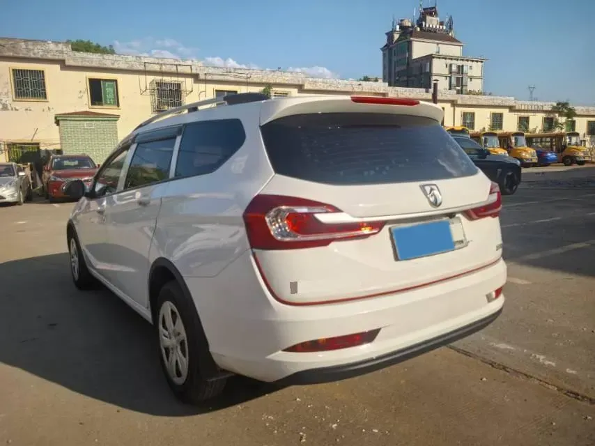2017 BaoJun 310W 1.5L 112HP L4 6MT,autocango,china used car exporter,china ev exporter,chinese used car exporter,chinese used ev exporter