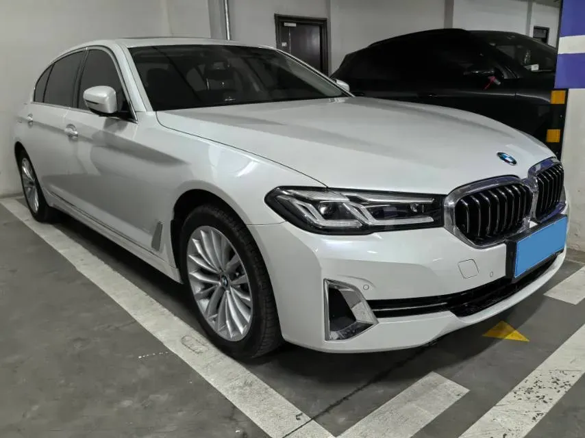 2022 BMW 5 Series 2.0T 184HP L4 8AT,autocango,china used car exporter,china ev exporter,chinese used car exporter,chinese used ev exporter