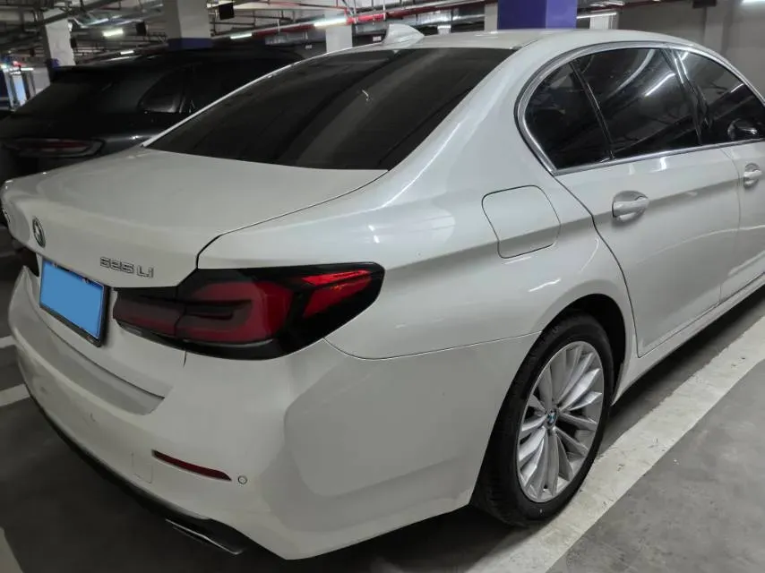 2022 BMW 5 Series 2.0T 184HP L4 8AT,autocango,china used car exporter,china ev exporter,chinese used car exporter,chinese used ev exporter