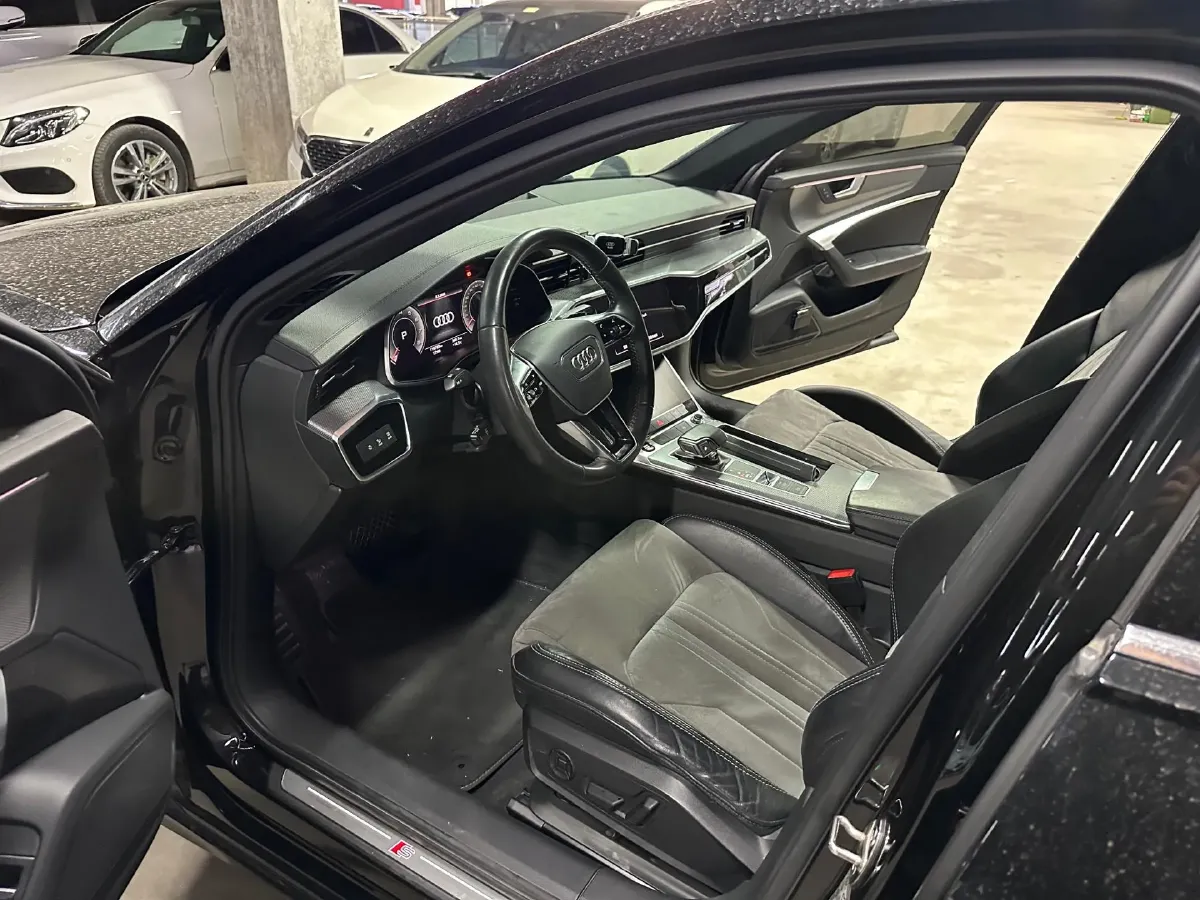 2021 Audi A6L 2.0T 190HP L4 7DCT,autocango,china used car exporter,china ev exporter,chinese used car exporter,chinese used ev exporter