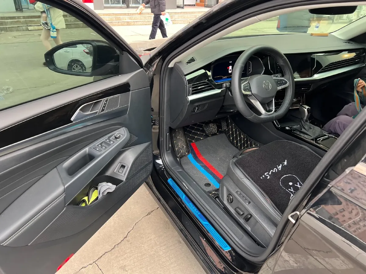 2025 Volkswagen Passat 2.0T 220HP L4 7DCT,autocango,china used car exporter,china ev exporter,chinese used car exporter,chinese used ev exporter