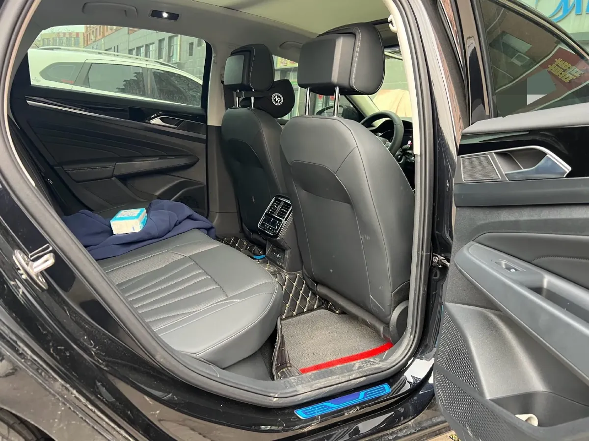 2025 Volkswagen Passat 2.0T 220HP L4 7DCT,autocango,china used car exporter,china ev exporter,chinese used car exporter,chinese used ev exporter