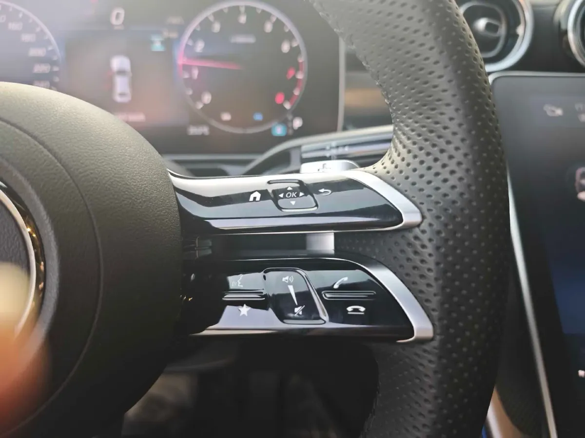 2025 Mercedes-Benz C Class 1.5T 204HP L4 9AT,autocango,china used car exporter,china ev exporter,chinese used car exporter,chinese used ev exporter