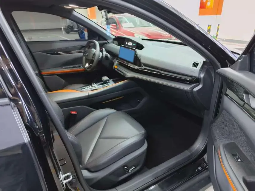 2022 ChangAn UNI-V 1.5T 188HP L4 7DCT,autocango,china used car exporter,china ev exporter,chinese used car exporter,chinese used ev exporter