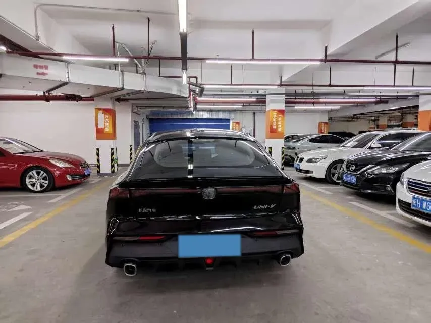 2022 ChangAn UNI-V 1.5T 188HP L4 7DCT,autocango,china used car exporter,china ev exporter,chinese used car exporter,chinese used ev exporter