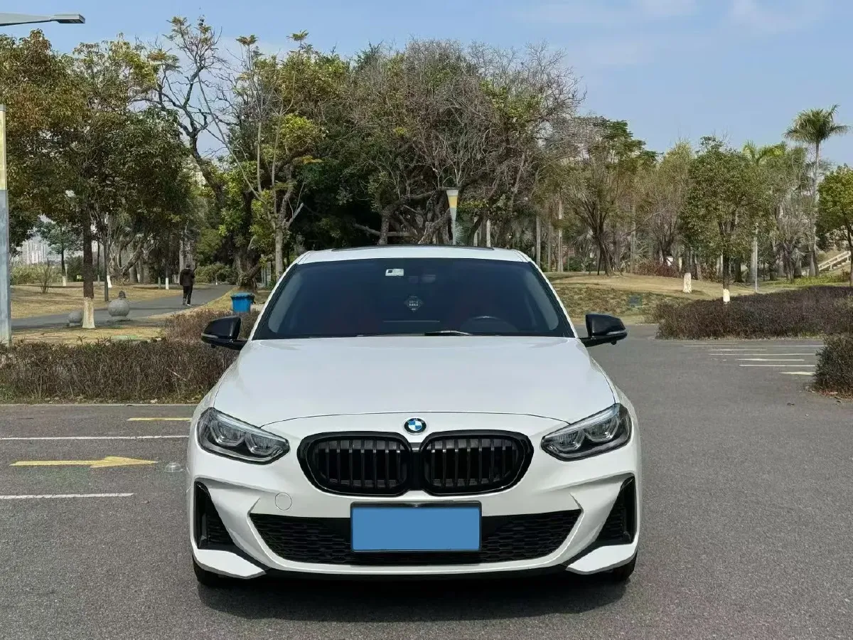 2022 BMW 1 Series 2.0T 192HP L4 7DCT,autocango,china used car exporter,china ev exporter,chinese used car exporter,chinese used ev exporter