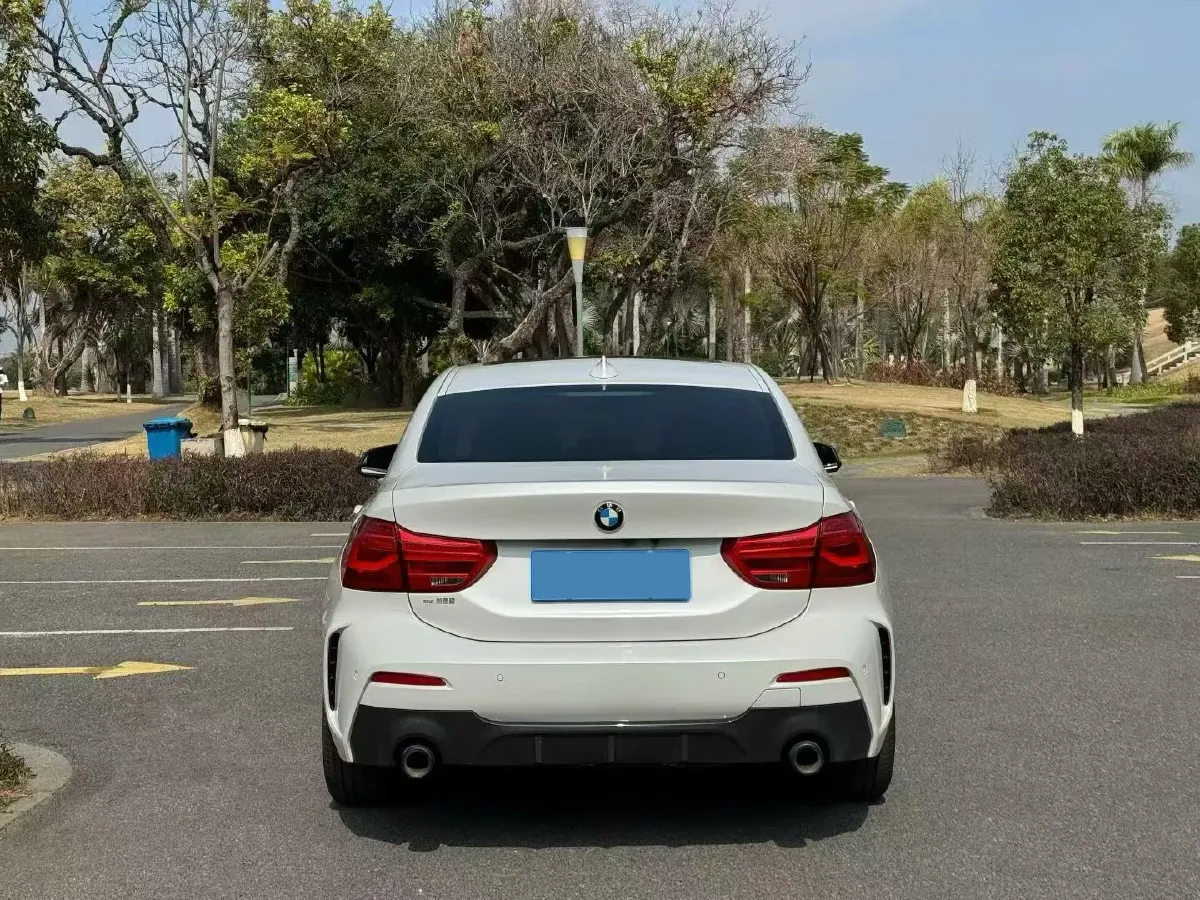 2022 BMW 1 Series 2.0T 192HP L4 7DCT,autocango,china used car exporter,china ev exporter,chinese used car exporter,chinese used ev exporter