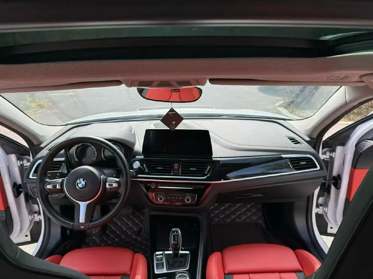 2022 BMW 1 Series 2.0T 192HP L4 7DCT,autocango,china used car exporter,china ev exporter,chinese used car exporter,chinese used ev exporter