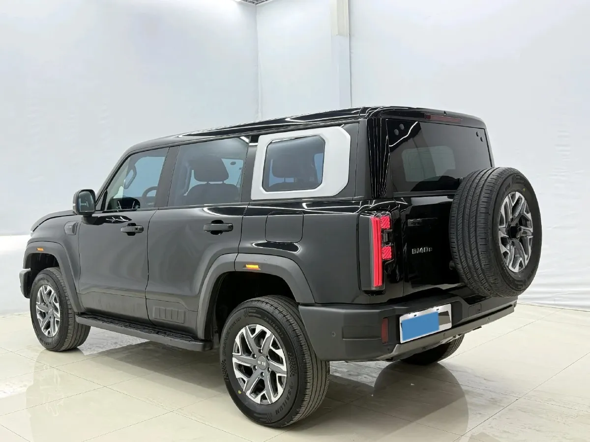2024 Beijing BJ40 2.0T 245HP L4 8AT,autocango,china used car exporter,china ev exporter,chinese used car exporter,chinese used ev exporter