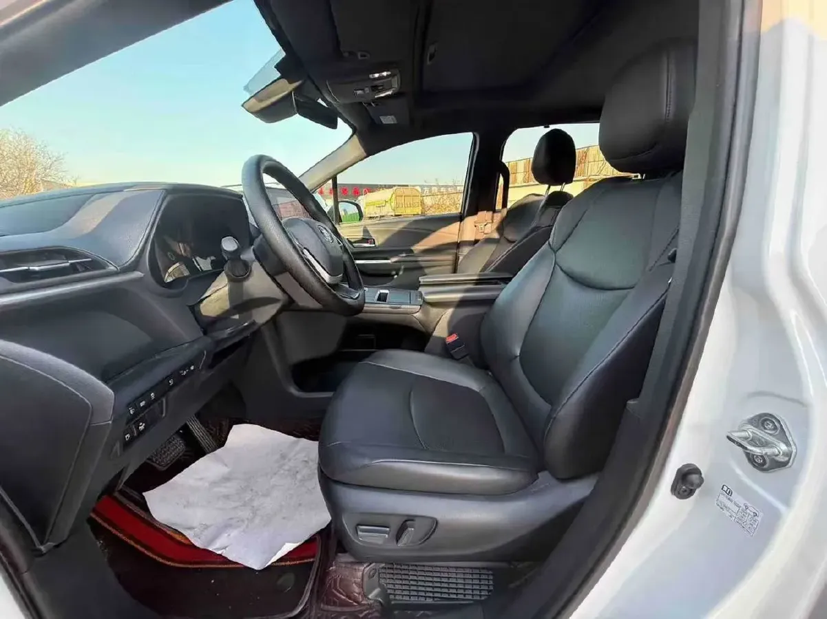 2024 Toyota Granvia 2.5L 189HP L4 E-CVT Hybrid,autocango,china used car exporter,china ev exporter,chinese used car exporter,chinese used ev exporter