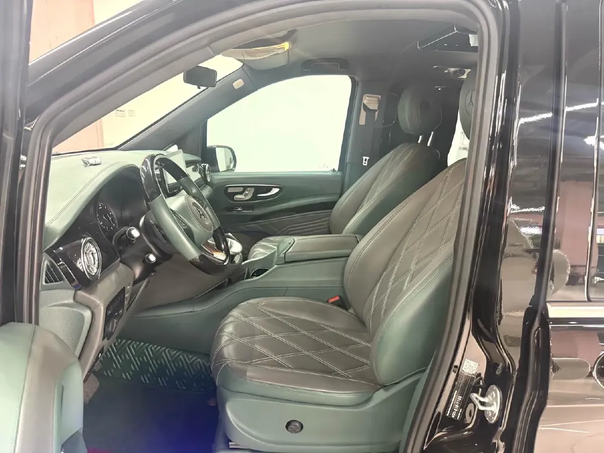 2023 Mercedes-Benz Vito 2.0T 211HP L4 9AT,autocango,china used car exporter,china ev exporter,chinese used car exporter,chinese used ev exporter