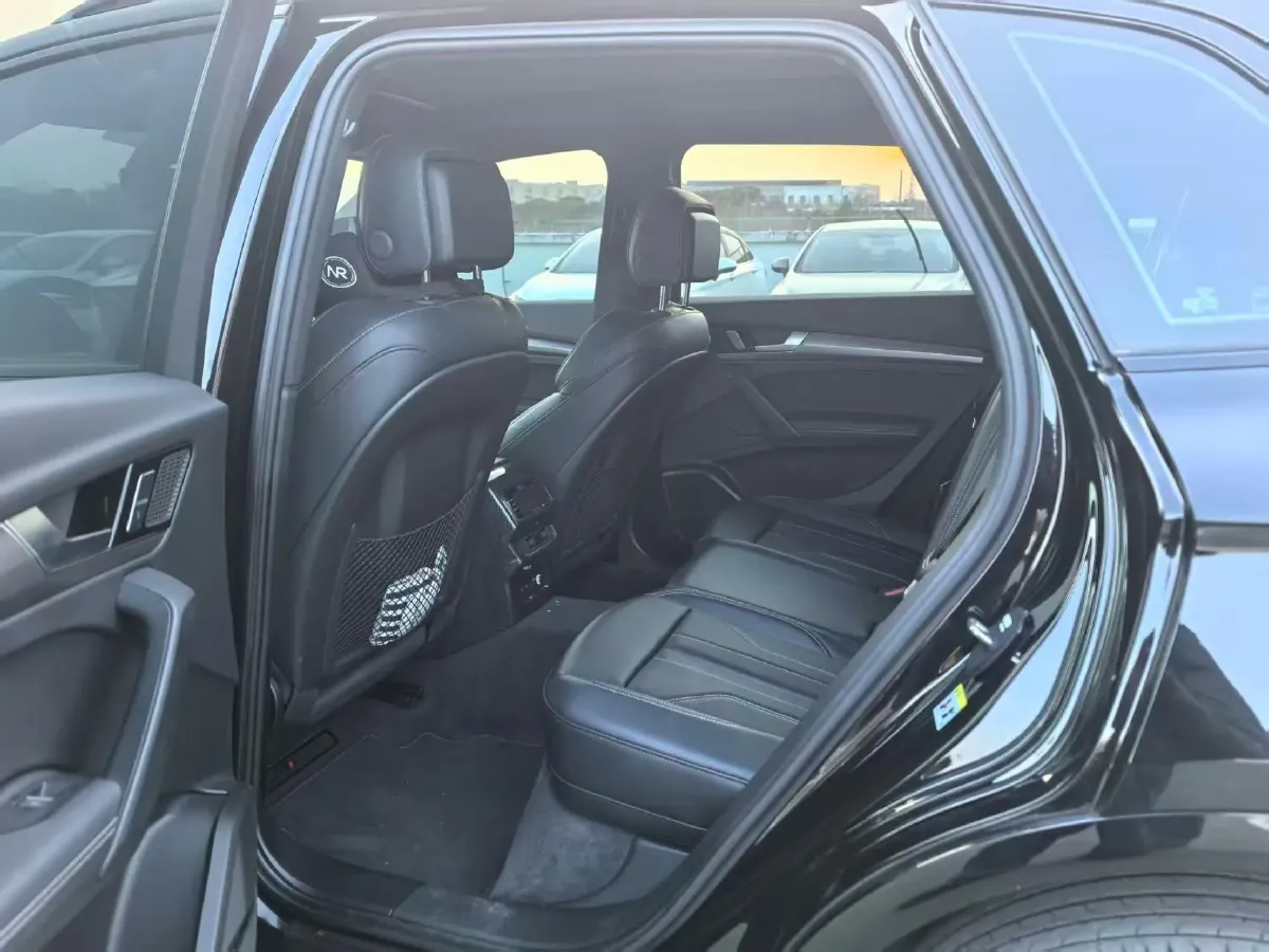 2024 Audi Q5L 2.0T 245HP L4 7DCT,autocango,china used car exporter,china ev exporter,chinese used car exporter,chinese used ev exporter