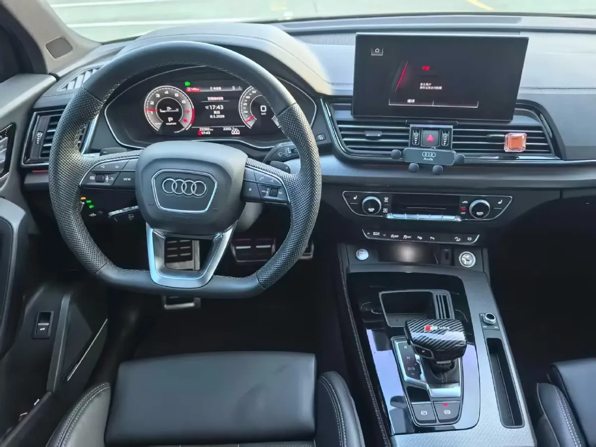 2024 Audi Q5L 2.0T 245HP L4 7DCT,autocango,china used car exporter,china ev exporter,chinese used car exporter,chinese used ev exporter